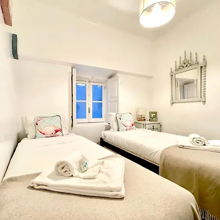 Center Alfama Iii アパート